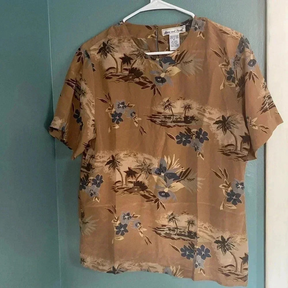 Anna and Frank silk blouse - tropical pattern - short sleeve like new - Picture 1 of 7